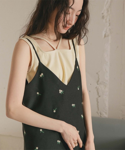 titivate（ティティベイト）の「前後2wayデザインリブタンクトップ（タンクトップ・レディース・グレイッシュベージュ/アイボリー/ブラック/ブラウン/チャコール/イエロー・S/M/L）」の7枚目の写真