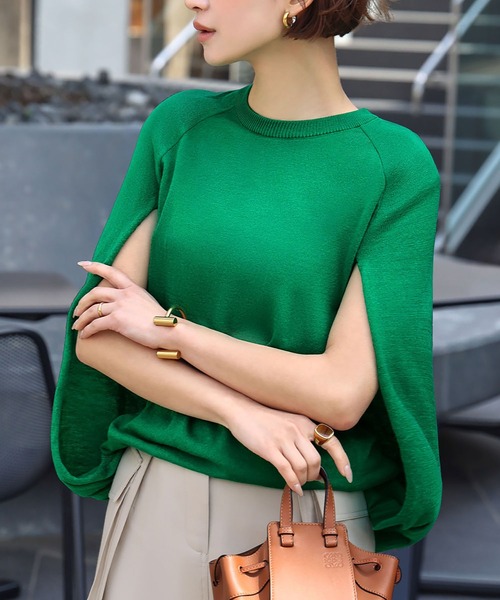 ELFRANK（エルフランク）の「ケープスリットスリーブニットプルオーバー（ニット/セーター・レディース・ブラック/グリーン/オフホワイト/ベージュ/レッド/ピンク・FREE）」の4枚目の写真