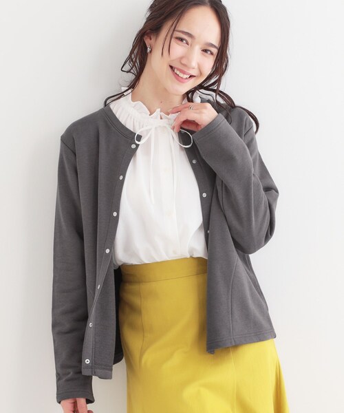 SHOO・LA・RUE（シューラルー）の「【洗える/S-LL】大人カジュアルコーデに ミニ裏毛スナップカーディガン（カーディガン/ボレロ・レディース・ライトグレー/ホワイト/ピンク系/チャコールグレー・01/04/03/02）」の2枚目の写真