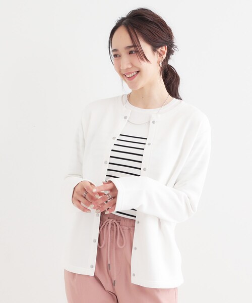 SHOO・LA・RUE（シューラルー）の「【洗える/S-LL】大人カジュアルコーデに ミニ裏毛スナップカーディガン（カーディガン/ボレロ・レディース・ライトグレー/ホワイト/ピンク系/チャコールグレー・01/04/03/02）」の17枚目の写真