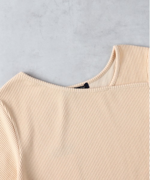 HONEYSUCKLE ROSE(ハニーサックルローズ)の「HONEYSUCKLE ROSE(ハニーサックルローズ)【レディース】アシメカット長袖Tシャツ(Tシャツ/カットソー・レディース・ピンク/オフホワイト/ブラック・L/M)」の5枚目の写真