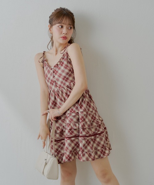 Chico（チコ）の「【WEB限定追加】肩リボンコットンレースフリルキャミミニワンピ（ワンピース・レディース・ブルー/ブラック/ホワイト/レッド系その他2/ネイビー/ブラウン・FREE）」の7枚目の写真