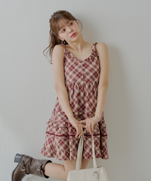 Chico（チコ）の「【WEB限定追加】肩リボンコットンレースフリルキャミミニワンピ（ワンピース・レディース・ブルー/ブラック/ホワイト/レッド系その他2/ネイビー/ブラウン・FREE）」の10枚目の写真