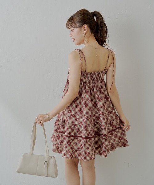 Chico（チコ）の「【WEB限定追加】肩リボンコットンレースフリルキャミミニワンピ（ワンピース・レディース・ブルー/ブラック/ホワイト/レッド系その他2/ネイビー/ブラウン・FREE）」の12枚目の写真