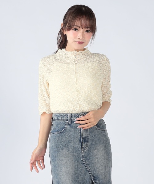 CECIL McBEE(セシルマクビー)の「花柄ジャガードレースメロー半袖トップス(Tシャツ/カットソー・レディース・アイボリー/サックスブルー/ブラック・MEDIUM/LARGE)」の2枚目の写真