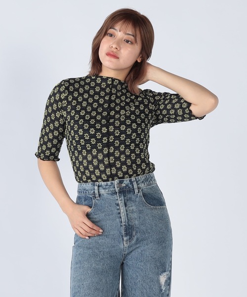 CECIL McBEE(セシルマクビー)の「花柄ジャガードレースメロー半袖トップス(Tシャツ/カットソー・レディース・アイボリー/サックスブルー/ブラック・MEDIUM/LARGE)」の6枚目の写真