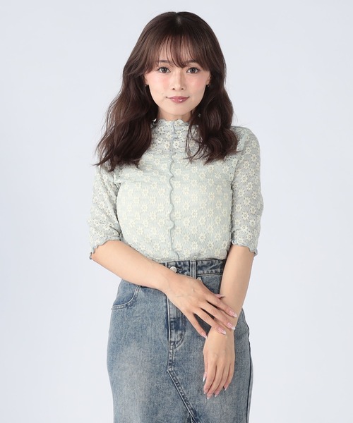 CECIL McBEE(セシルマクビー)の「花柄ジャガードレースメロー半袖トップス(Tシャツ/カットソー・レディース・アイボリー/サックスブルー/ブラック・MEDIUM/LARGE)」の5枚目の写真