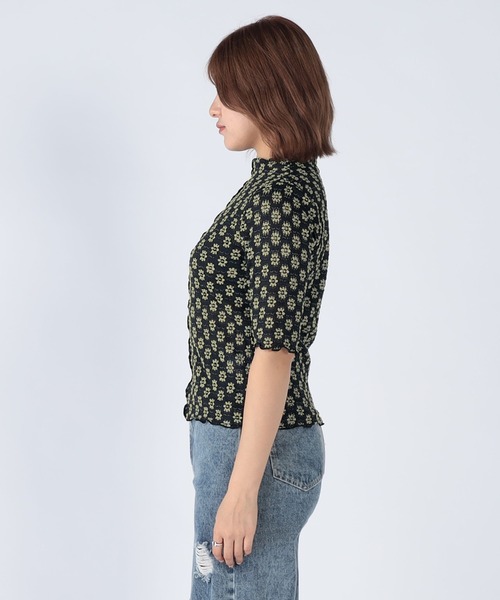 CECIL McBEE(セシルマクビー)の「花柄ジャガードレースメロー半袖トップス(Tシャツ/カットソー・レディース・アイボリー/サックスブルー/ブラック・MEDIUM/LARGE)」の8枚目の写真