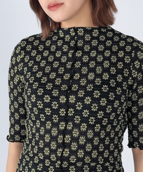 CECIL McBEE(セシルマクビー)の「花柄ジャガードレースメロー半袖トップス(Tシャツ/カットソー・レディース・アイボリー/サックスブルー/ブラック・MEDIUM/LARGE)」の10枚目の写真