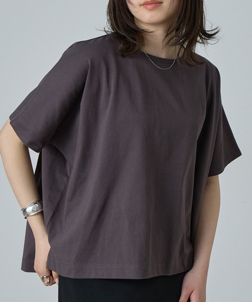 COLONY 2139(コロニートゥーワンスリーナイン)の「プレーティング天竺フレアTシャツ(Tシャツ/カットソー・レディース・ブラック/チャコールグレー/ホワイト/ブラウン・FREE)」の1枚目の写真