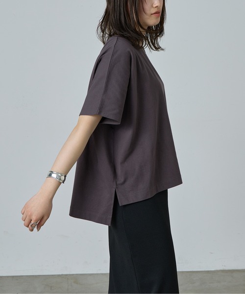 COLONY 2139(コロニートゥーワンスリーナイン)の「プレーティング天竺フレアTシャツ(Tシャツ/カットソー・レディース・ブラック/チャコールグレー/ホワイト/ブラウン・FREE)」の6枚目の写真