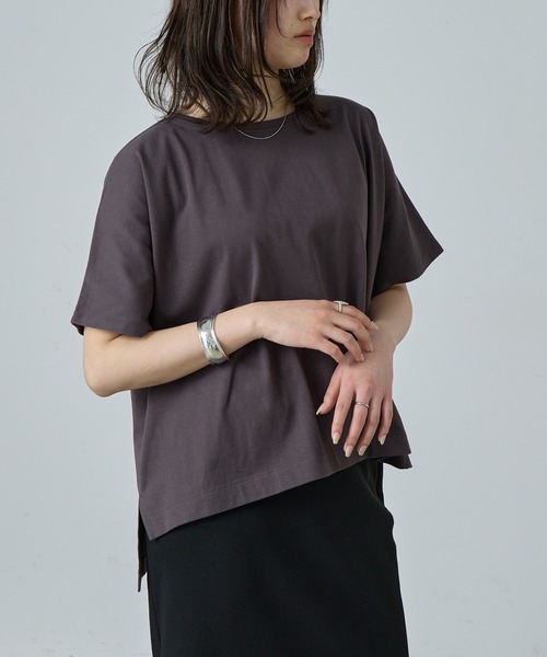 COLONY 2139(コロニートゥーワンスリーナイン)の「プレーティング天竺フレアTシャツ(Tシャツ/カットソー・レディース・ブラック/チャコールグレー/ホワイト/ブラウン・FREE)」の5枚目の写真