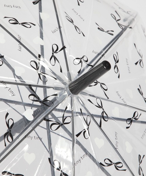 tiny tiny（ティニーティニー）の「総リボン柄ビニール傘[tiny tiny(ティニーティニー)]（長傘・レディース・ブラック・0）」の2枚目の写真