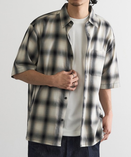 MAGASIN DE MODE Brew(マガジンデモードブリュー)の「【MAGASIN DE MODE Brew】シャツ+Tシャツ 2点セット オンブレチェック半袖アンサンブルシャツ / MNY(Tシャツ/カットソー・メンズ・ホワイト系1/ブラック系1/グレー系1・M/L/2L)」の2枚目の写真