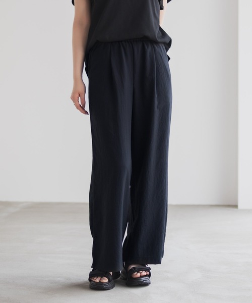 HusHusH（ハッシュアッシュ）の「HusHusH ワイドパンツ【楽チン キレイめ】（その他パンツ・レディース・グレイッシュベージュ/ブラック/ブルー・M/L）」の2枚目の写真