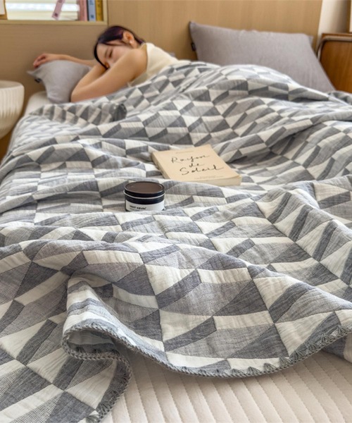 パターンキルトブランケット