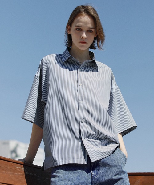 ROCHEM（ローシェン）の「ルーズシルエット短丈ストライプシャツ（シャツ/ブラウス・メンズ・グレー/ブルー/グリーン・XS/S/M/L）」の2枚目の写真