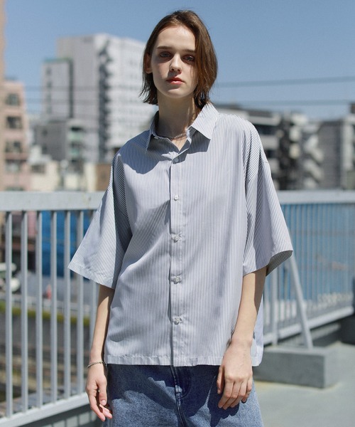 ルーズシルエット短丈ストライプシャツ（シャツ/ブラウス）｜ROCHEM