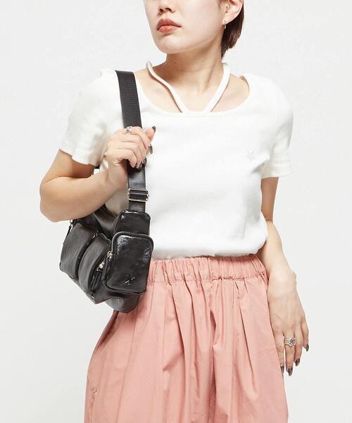 CONVERSE TOKYO(コンバーストウキョウ)の「HALTER NECK RIB TOP(Tシャツ/カットソー・レディース・ブラック/ブルー/グレー/ホワイト・FREE)」の1枚目の写真