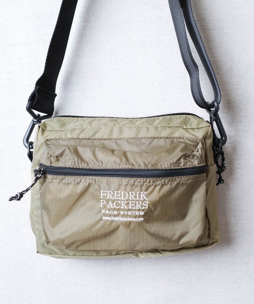 FREDRIK PACKERS(フレドリックパッカーズ)の「【FREDRIK PACKERS】210D ACCORD SHOULDER BAG <M> 210デニール アコード ショルダーバッグ Mサイズ(ショルダーバッグ・レディース・ブラック/ベージュ・MEDIUM)」の6枚目の写真