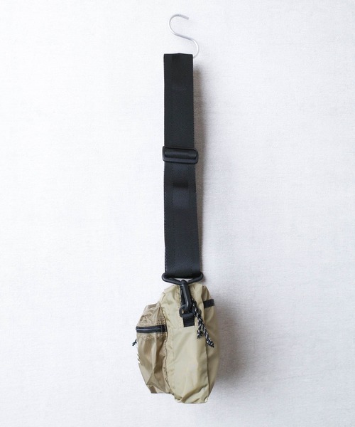 FREDRIK PACKERS(フレドリックパッカーズ)の「【FREDRIK PACKERS】210D ACCORD SHOULDER BAG <M> 210デニール アコード ショルダーバッグ Mサイズ(ショルダーバッグ・レディース・ブラック/ベージュ・MEDIUM)」の11枚目の写真