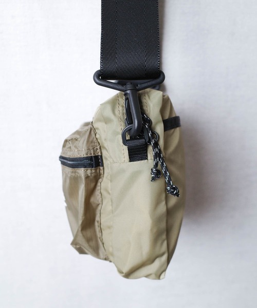 FREDRIK PACKERS(フレドリックパッカーズ)の「【FREDRIK PACKERS】210D ACCORD SHOULDER BAG <M> 210デニール アコード ショルダーバッグ Mサイズ(ショルダーバッグ・レディース・ブラック/ベージュ・MEDIUM)」の12枚目の写真