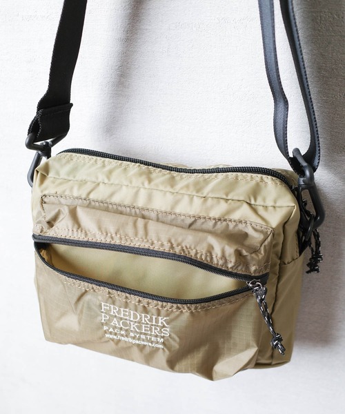 FREDRIK PACKERS(フレドリックパッカーズ)の「【FREDRIK PACKERS】210D ACCORD SHOULDER BAG <M> 210デニール アコード ショルダーバッグ Mサイズ(ショルダーバッグ・レディース・ブラック/ベージュ・MEDIUM)」の16枚目の写真