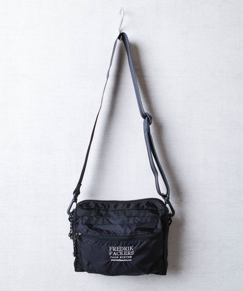 FREDRIK PACKERS(フレドリックパッカーズ)の「【FREDRIK PACKERS】210D ACCORD SHOULDER BAG <M> 210デニール アコード ショルダーバッグ Mサイズ(ショルダーバッグ・レディース・ブラック/ベージュ・MEDIUM)」の3枚目の写真