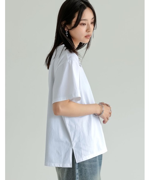 Re:EDIT（リエディ）の「[接触冷感]コットンブレンドスムース天竺ベーシックTシャツ（Tシャツ/カットソー・レディース・ブラック/グレイッシュベージュ/チャコールグレー/ホワイト/ボルドー/ワインレッド/ネイビー/ベージュ・MEDIUM/LARGE/X-LARGE）」の17枚目の写真