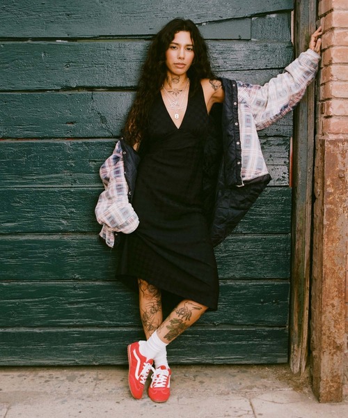 VANS（バンズ）の「スーパーロープロ（スニーカー・レディース・レッド・4/4.5/5/5.5/6/6.5/7.5/8/8.5/9/9.5/10/10.5/11/11.5/7/12）」の2枚目の写真