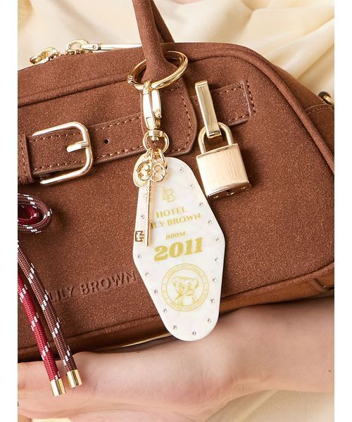 LILY BROWN（リリーブラウン）の「HOTELモチーフLily bearキーチャーム（キーケース/キーアクセサリー・レディース・マルチ/ホワイト/ピンク・F）」の2枚目の写真