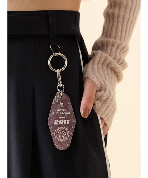 LILY BROWN（リリーブラウン）の「HOTELモチーフLily bearキーチャーム（キーケース/キーアクセサリー・レディース・マルチ/ホワイト/ピンク・F）」の3枚目の写真