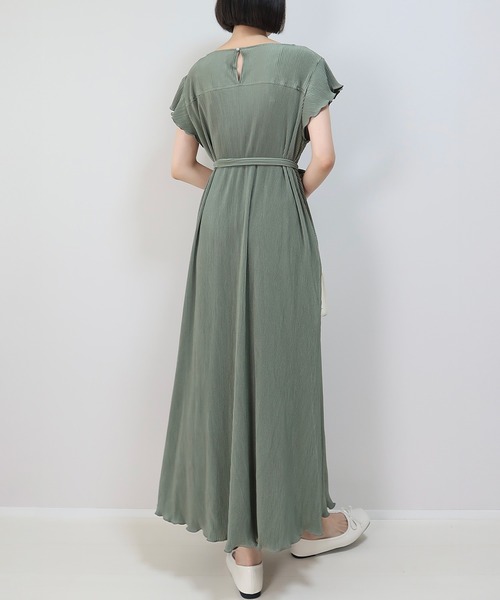 INTERPLAY（インタープレイ）の「【INTERPLAY x MAYUKO】Whisper Flow Pleated Dress-Green-625150004-22F（ワンピース・レディース・ブラウン/グリーン/ネイビー・FREE）」の13枚目の写真