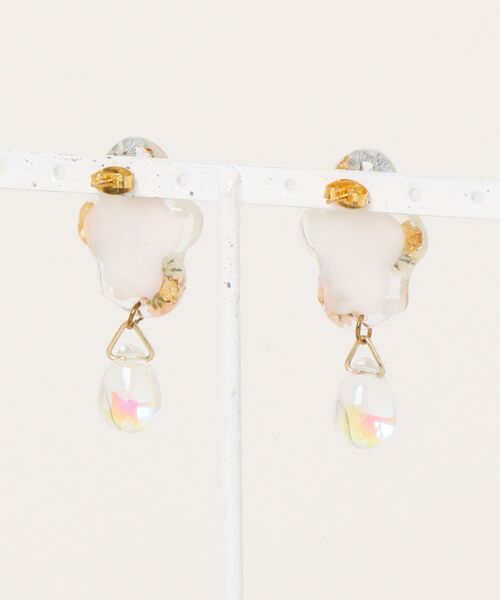 VIBGYOR(ヴィブジョー)の「【S.coeuf】ピアス 水たまりフラワー×雫(MA)(ピアス(両耳用)・レディース・ホワイト・FREE)」の5枚目の写真