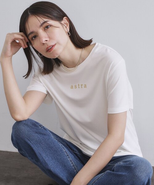 OPAQUE.CLIP(オペークドットクリップ)の「メタリック刺繍ロゴTシャツ【接触冷感/洗濯機洗い可】(Tシャツ/カットソー・レディース・ブラック/ブラウン系その他/ホワイト・38/40)」の1枚目の写真