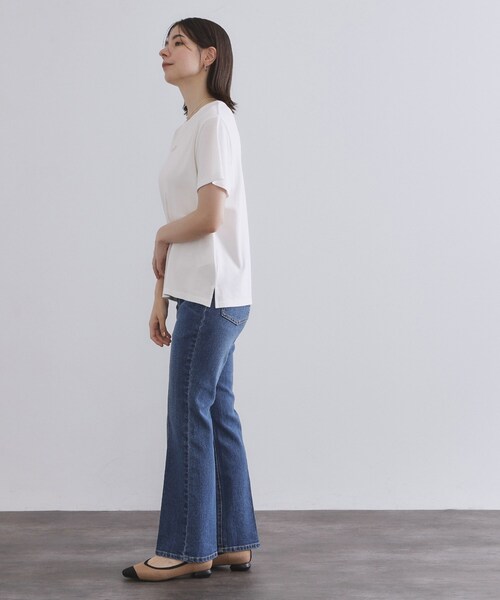 OPAQUE.CLIP(オペークドットクリップ)の「メタリック刺繍ロゴTシャツ【接触冷感/洗濯機洗い可】(Tシャツ/カットソー・レディース・ブラック/ブラウン系その他/ホワイト・38/40)」の6枚目の写真