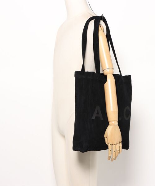 A.P.C.(アーペーセー)の「TOTE LOU(トートバッグ・メンズ・ブラック・ONESIZE)」の5枚目の写真