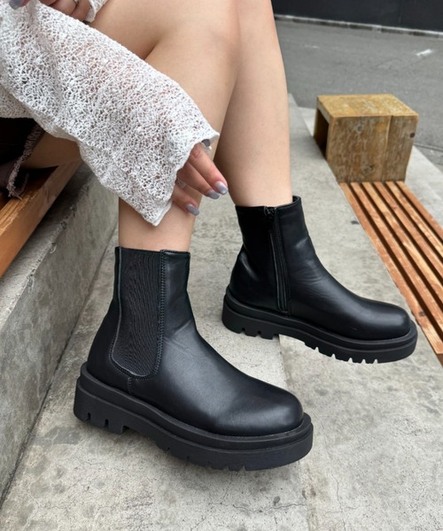 CIAOPANIC TYPY（チャオパニックティピー）の「ZIP付サイドゴアブーツ（ブーツ・レディース・ブラウン/ブラック・SMALL/MEDIUM/LARGE）」の2枚目の写真