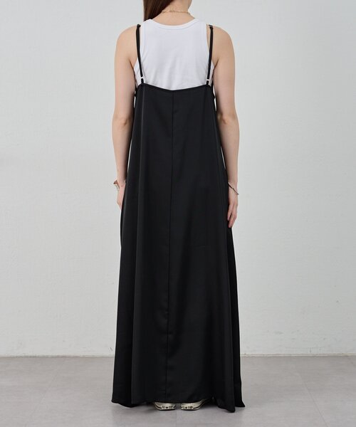 SHENERY（シーナリー）の「《サイズ展開》Vネックサテンキャミワンピース（ワンピース・レディース・ブラック/ブラウン・38/36）」の22枚目の写真