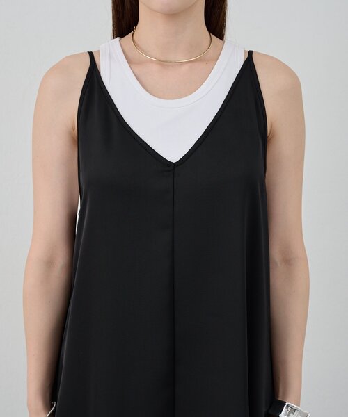 SHENERY（シーナリー）の「《サイズ展開》Vネックサテンキャミワンピース（ワンピース・レディース・ブラック/ブラウン・38/36）」の21枚目の写真