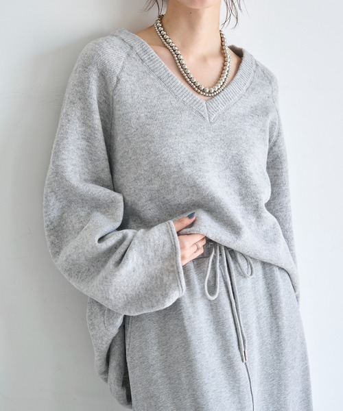 セール】Vネックルーズニットプルオーバー（ニット/セーター