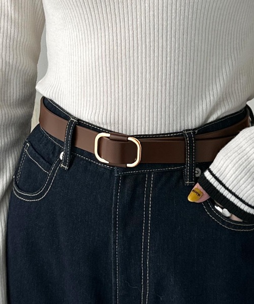 classicalelf（クラシカルエルフ）の「上質レザーでスタイリングを格上げ◎牛床革ピンレススクエアーバックルレザーベルト（ベルト・レディース・ブラウン系1/ブラウン系2/ブラック系2/ブラック系1・ONE SIZE）」の4枚目の写真