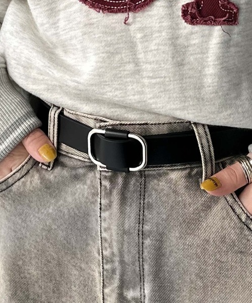 classicalelf（クラシカルエルフ）の「上質レザーでスタイリングを格上げ◎牛床革ピンレススクエアーバックルレザーベルト（ベルト・レディース・ブラウン系1/ブラウン系2/ブラック系2/ブラック系1・ONE SIZE）」の6枚目の写真