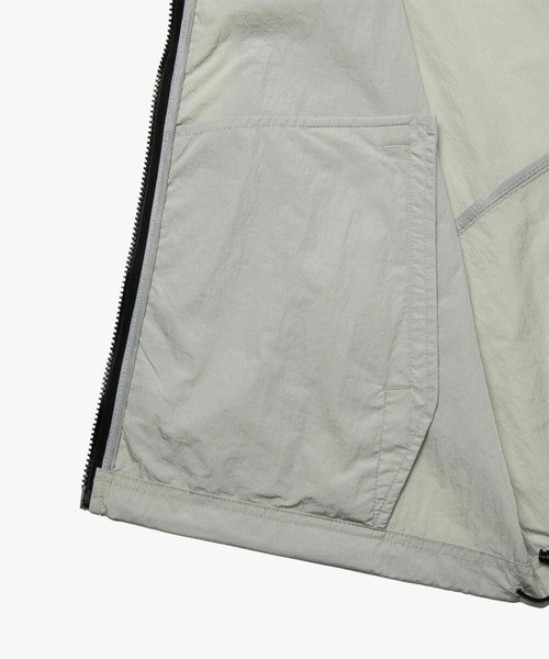 LMCの「LMC/OG フードベスト(ナイロンジャケット・レディース・ブラック/グレー・SMALL/LARGE/MEDIUM)」の21枚目の写真