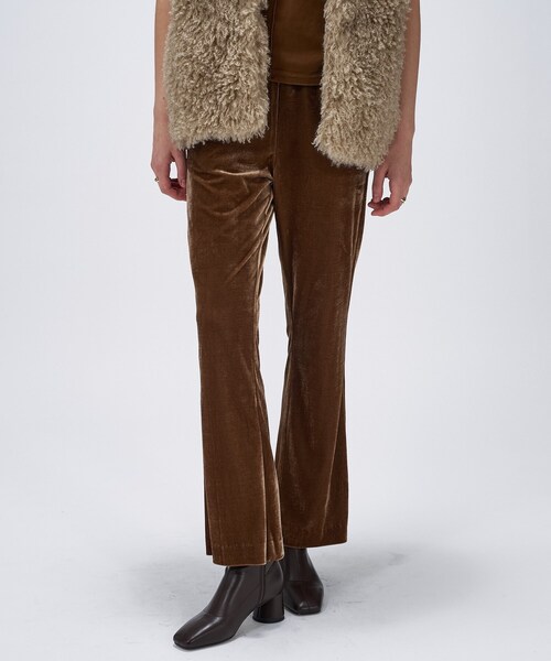 cloenc(クロエンス)の「【手洗い可】ベロアセミフレアパンツ(その他パンツ・レディース・ブラック/ブラウン系・02/01)」の4枚目の写真