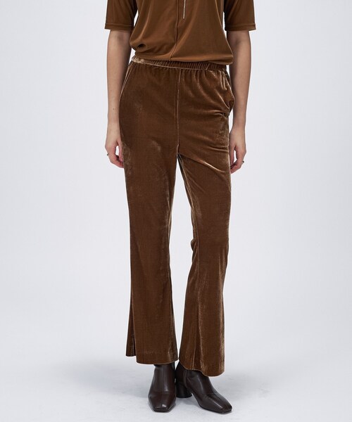 cloenc(クロエンス)の「【手洗い可】ベロアセミフレアパンツ(その他パンツ・レディース・ブラック/ブラウン系・02/01)」の5枚目の写真