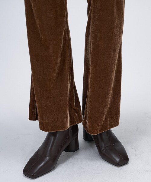 cloenc(クロエンス)の「【手洗い可】ベロアセミフレアパンツ(その他パンツ・レディース・ブラック/ブラウン系・02/01)」の11枚目の写真