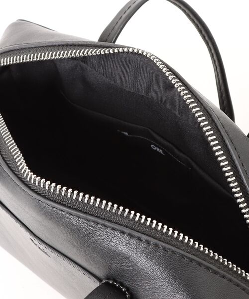 B.I.D.(ビーアイディー)の「【ONE./ワンドット】レザースクエアミニボストンBAG / ONE-008(ボストンバッグ・レディース・ブラック・FREE)」の5枚目の写真