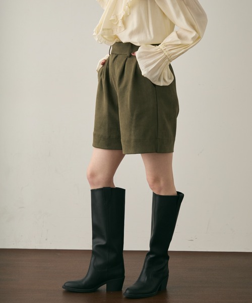 Trish(トリッシュ)の「スエードライクタックハーフパンツ(その他パンツ・レディース・カーキ/ダークブラウン/キャメル・MEDIUM)」の11枚目の写真