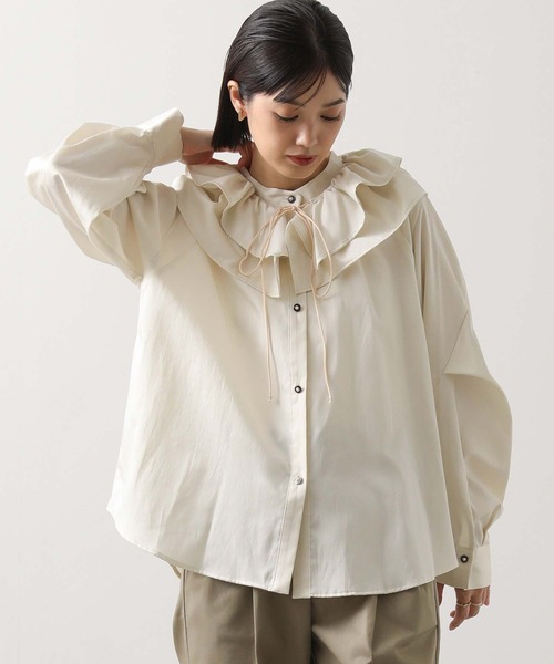 Gready Brilliant（グレディブリリアン）の「マルチフリルカラーブラウス（シャツ/ブラウス・レディース・オフホワイト/ブルー・FREE）」の3枚目の写真